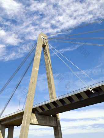 斯塔万格城市桥挪威斯塔万格bybru斜拉桥桥与一个塔那十字架斯特龙斯泰因海峡从的中心斯塔万格挪威格拉斯霍尔门而且索利斯特的区亨德瓦格的桥<strong>情妇</strong>长的主要跨度<strong>情妇</strong>而且的最大间隙的海<strong>情妇</strong>的桥有spansSta