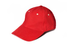 红色的棒球帽孤立的白色