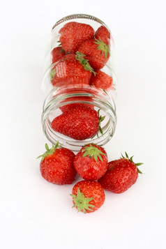 草莓jar孤立的白色背景