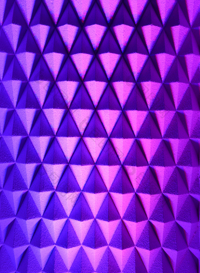 钻石形状装饰紫色和紫色的光