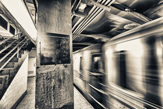 城市地铁与快移动火车城市地铁与快移动火车
