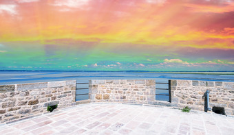 美丽的阳台与海视图黄昏美丽的阳台与海视图黄昏