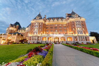 维多利亚加拿大8月的皇后酒店漂亮的东西或人维多利亚加拿大8月的皇后酒店美丽的夏天晚上维多利亚受欢迎的目的地温哥华岛