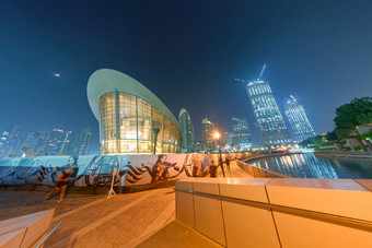 迪拜<strong>阿联酋</strong>12月晚上视图市中心建筑附近迪拜塔哈利法塔迪拜吸引了几百万游客每年迪拜<strong>阿联酋</strong>12月晚上视图市中心建筑