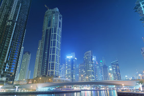 迪拜阿联酋月迪拜玛丽娜建筑和晚上城市灯迪