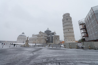 比萨意大利3月广场奇迹与雪冬天早....最后的降雪有被比萨意大利3月广场奇迹与雪