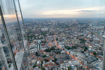 伦敦9月空中视图城市天际线近伦敦9月空中视图城市天际线晚上的城市吸引了几百万游客每年