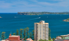 全景空中视图男子气概的海滩天际线阳光明媚的一天澳大利亚