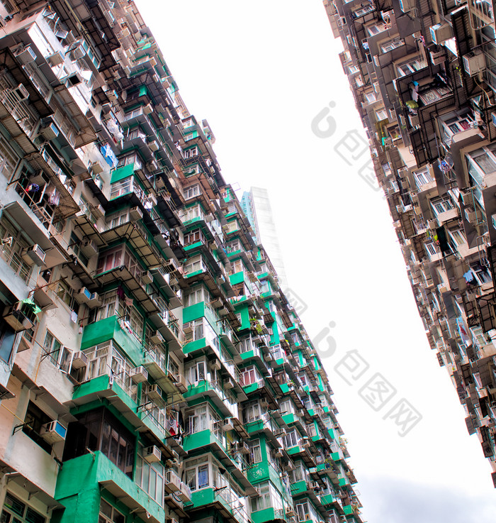 在拥挤的住房在香港香港rsquo老住宅区采石场湾在香港香港一个的大多数人口填充区域的世界