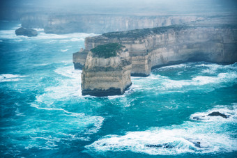 <strong>直升机</strong>空中视图伟大的海洋路在风暴港口坎贝尔澳大利亚