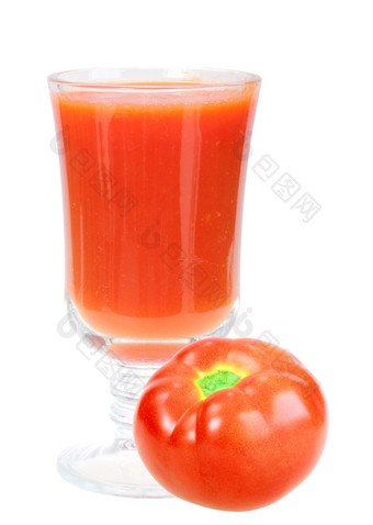 玻璃与红色的番茄汁而且完整的番茄孤立的白色背景特写镜头工作室摄影