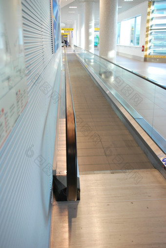 明亮的入口移动自动扶梯国际机场