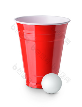啤酒发出难闻的气味红色的塑料杯和平发出难闻的气味球孤立的白色背景