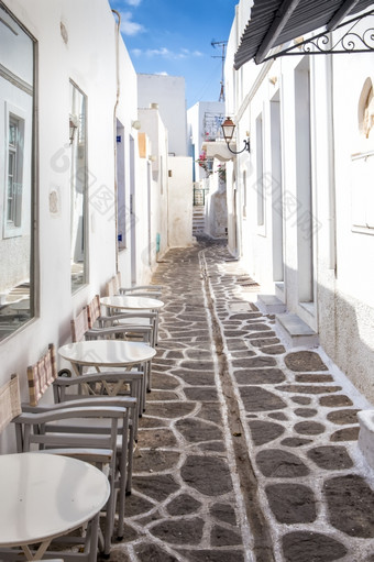狭窄的街与传统的白色房子帕罗奇亚的资本Paros帕罗奇亚港口主要中心为爱琴海岛屿渡轮而且双体船