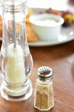 盐而且胡椒瓶木表格