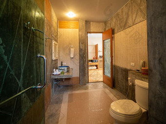 <strong>室内</strong>浴室与厕所。。。<strong>温暖</strong>的光房间度假胜地酒店泰国