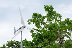 白色风涡轮生成风能源自然和环境治疗