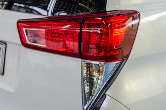 现代细节的后莱特红色的后光的后位置灯将工作当的司机使用的车刹车官方灯标准和技术规定