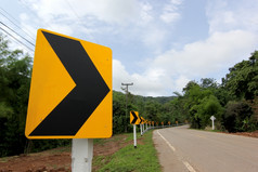 警告曲线路标志农村路警告曲线路标志