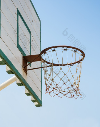 篮球希望蓝色的天空