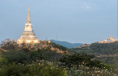视图白色宝塔前山那空希里语宫Petchaburi泰国