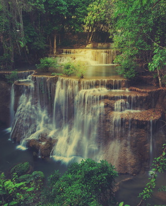 Huay美Khamin瀑布天堂瀑布热带雨森林泰国古董过滤后的效果图像