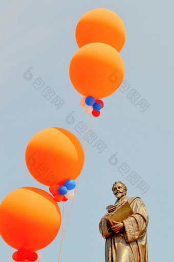 雕像雨 果格劳秀斯与气球皇后区一天
