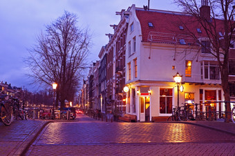 街景与阿<strong>姆</strong>斯特丹咖啡馆的荷兰《暮光之城》