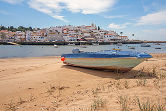 视图的村费拉古多的阿尔加夫葡萄牙