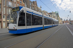 有轨电车开车空罗金阿姆斯特丹的荷兰在的电晕危机