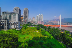 摩天大楼和长江河重庆中国