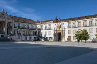 古老的大学广场的城市科英布拉葡萄牙古老的大学广场的城市科英布拉葡萄牙