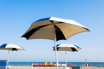 伞海滩为放松和太阳集海滩bibione意大利