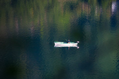 湖作为摄影船夏天一天