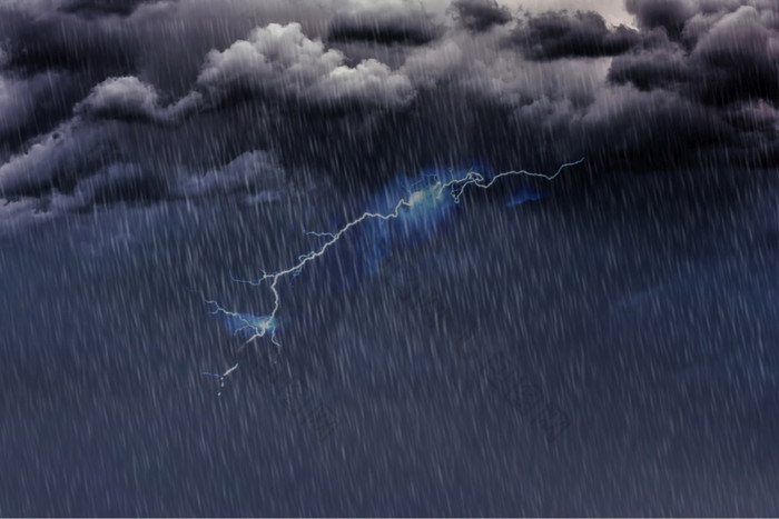 多云的天空闪光重雨多云的天空闪光重雨多云的天空闪光重雨