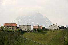 瑞士房子背景山瑞士