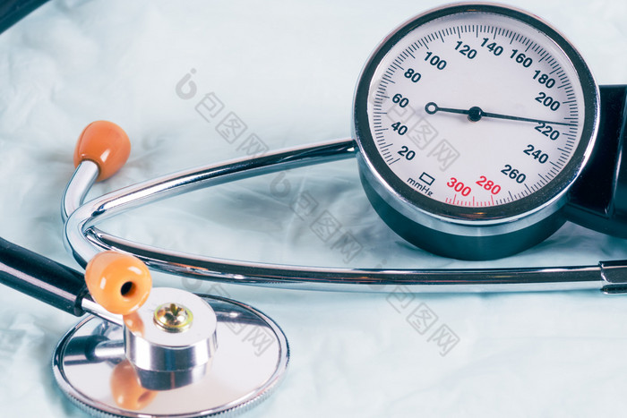 手册医疗血压力监控白色背景医疗听诊器和血压力计