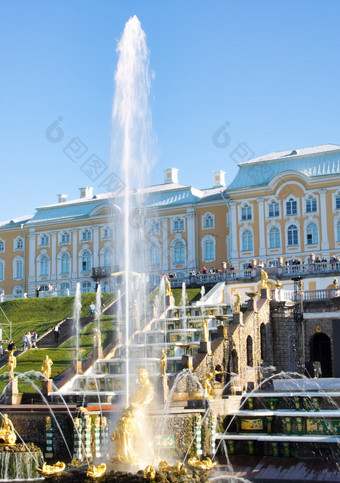 彼得霍夫酒店俄罗斯五月大级联彼得霍夫酒店宫和较低的公园彼得霍夫酒店俄罗斯- - - - - - - - -五月大级联彼得霍夫酒店宫和较低的公园