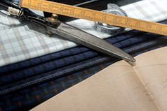 裁剪剪刀测量磁带色板织物和纸