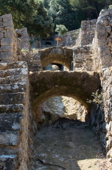 monastir米拉玛马略卡岛西班牙7月中世纪的阿拉伯语水灌溉石头渠道7月马略卡岛巴利阿里群岛岛屿西班牙
