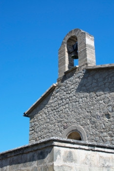 monastir米拉玛马略卡岛西班牙7月中世纪的campanile与钟楼的修道院米拉玛7月马略卡岛巴利阿里群岛岛屿西班牙