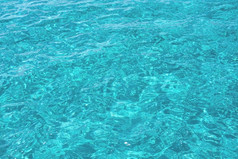 绿松石海水完整的框架特写镜头背景纹理马略卡岛西班牙绿松石海水完整的框架特写镜头背景纹理