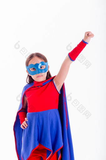 女孩蓝色的和红色的超级英雄服装与手<strong>拉伸</strong>出飞