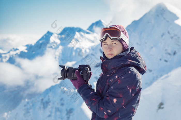 女滑雪照片山美丽的阳光明媚的一天