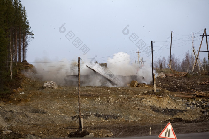 爆破操作的建设道路时间的爆炸