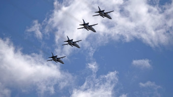莫斯科俄罗斯五月阿维亚游行莫斯科飞机战斗机飞机苏-的天空游行胜利世界战争莫斯科俄罗斯