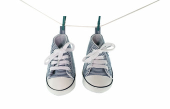 小婴儿体育运动鞋子白色背景