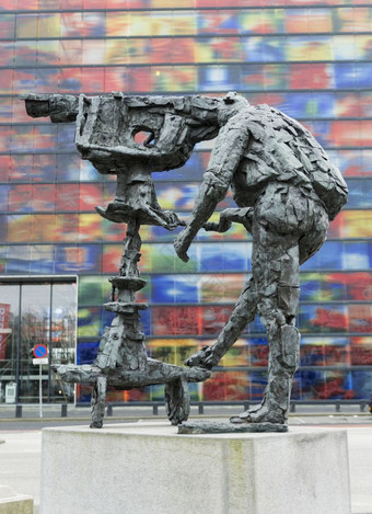 希佛萨姆荷兰雕像的摄影师的建筑<strong>电视</strong>和广播广播荷兰被称为图像<strong>声音</strong>摄影师雕像希佛萨姆荷兰