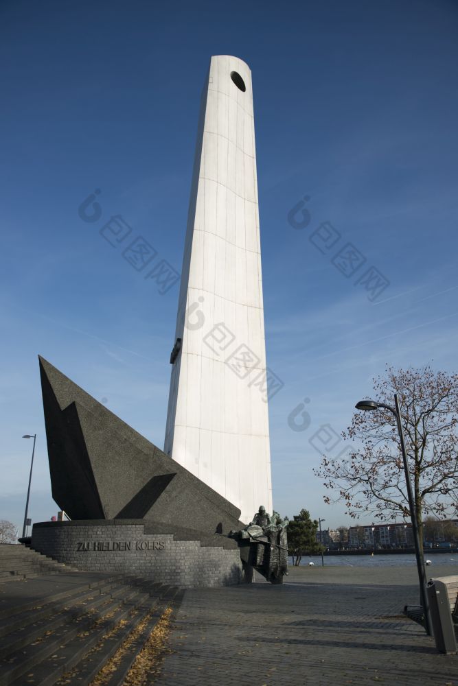 战争纪念碑的散步鹿特丹附近的伊拉斯穆斯布里奇的纪念碑为的下降的第二个世界战争