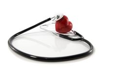 心和听诊器孤立的白色背景概念为医疗保健和诊断医疗心脏脉冲测试